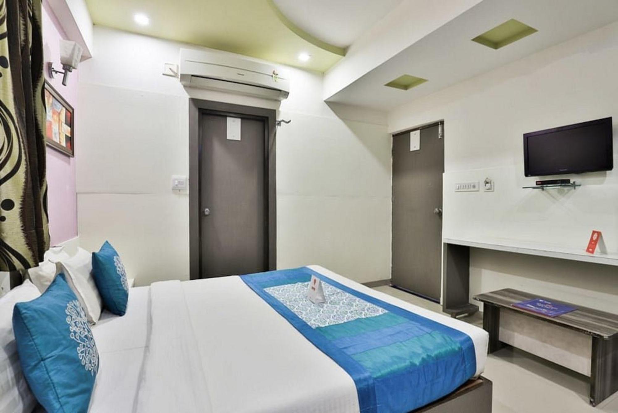 Hotel The Grand Pritam Гандинагар Екстериор снимка