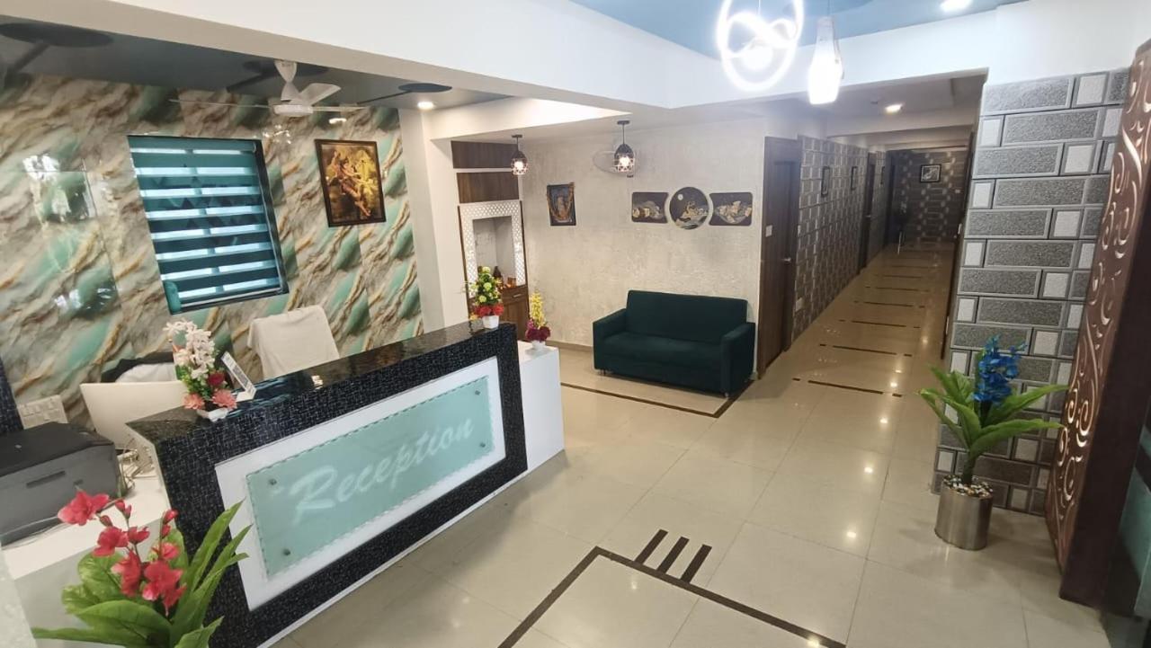 Hotel The Grand Pritam Гандинагар Екстериор снимка